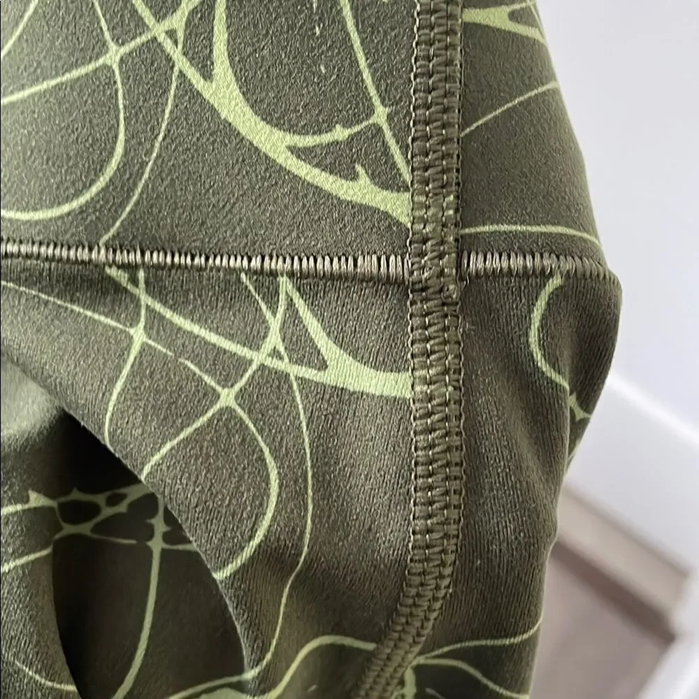 Uniqlo Futura Laboratories Olive Graphic leggings size L